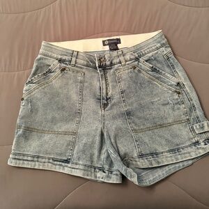 Democracy shorts size 16w